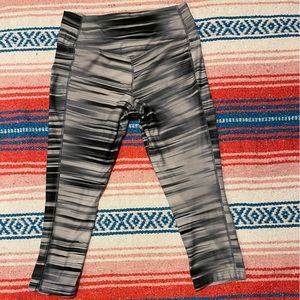 Nike women’s capris brushed black and while leggings size S.